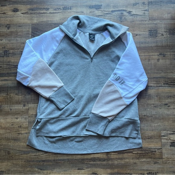 Nike Tops - Nike Womens Dry Mock Neck 1/2 Zip Long Sleeve Sweatshirt White Gray Tan Sz Large